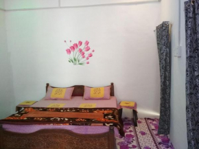  Holiday Home Stay  Кхаджурахо
